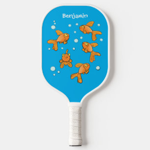 Süßer orangefarbener Goldfisch auf blauer Cartoon- Pickleball Schläger