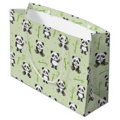 Süßer Panda-Bär-Bambus-Kawaii-Tiermuster Große Geschenktüte (Rückseite Schrägansicht)
