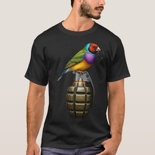 Süßer Pinguin isst Karotten-Gemüse T-Shirt (Vorderseite)