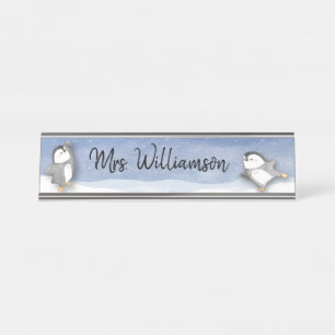 Süßer Pinguin Klassenlehrer Lehrer Monogramm Schreibtischnamensplakette