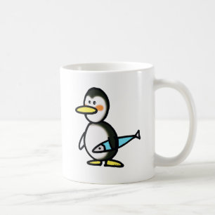 Süßer Pinguin mit einem blauen Fisch Kaffeetasse