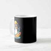 Süßer Pinguin surft Kaffeetasse (Vorderseite Links)