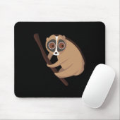 Süßer Plumploris, der einen Ast erklimmt Mousepad (Mit Mouse)
