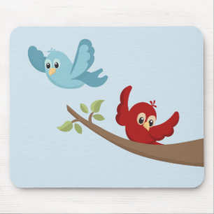 Süßer roter und blauer Cartoon-Vogel auf einem Bau Mousepad