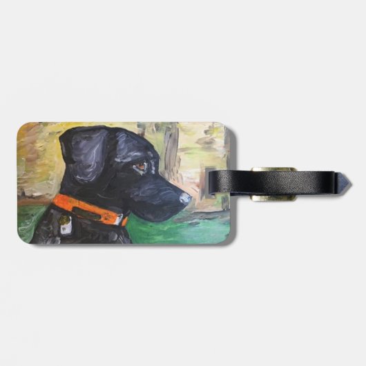Süßer schwarzer Labradorgepäck Umbau durch Gepäckanhänger (Rückseite horizontal)