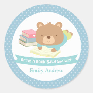 Süßer Teddybär bringt eine Buch-Baby-Party Runder Aufkleber