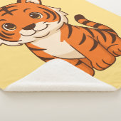 Süßer Tigerjunge auf Gelb Sherpadecke (3/4)