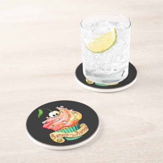 Süßer u. tödlicher Schädel-kleiner Kuchen Sandstein Untersetzer (Seite)