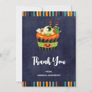 Süßer und gruseliger Halloween-Cupcake mit einem g Dankeskarte