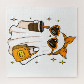 Süßer unheimlicher Saison-Geist mit Eiskaffee und Puzzle (Horizontal)