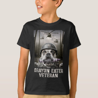Süßer Wachsmalstifte essender Veteran Hund Papa Vi T-Shirt