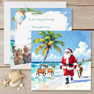 Süßer Weihnachtsmann am Strand und Fotovorlage Wei Feiertagskarte