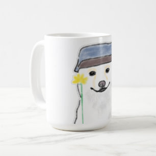 Süßer weißer Hund mit Hut, der eine gelbe Blume hä Kaffeetasse