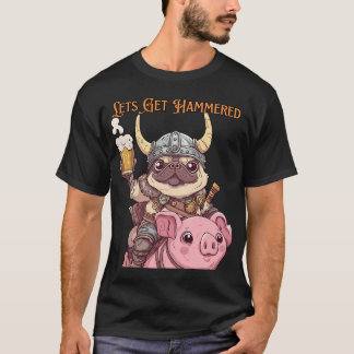 Süßer Wikinger-Mops reitet auf einem Schwein mit B T-Shirt