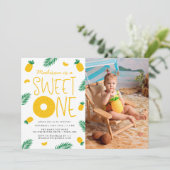 Süßes Ananas 1. Geburtstag Party Einladung (Stehend Vorderseite)