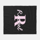 Süßes anpassbares Monogramm | Hellrosa & Schwarz Fleecedecke (Vorderseite (Horizontal))