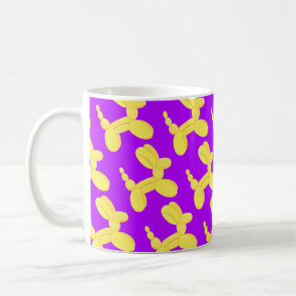 Süßes Ballontier auf violettem Hintergrund Kaffeetasse