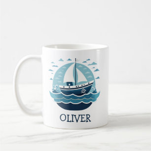 Süßes blaues Segelboot auf See personalisiert Kaffeetasse