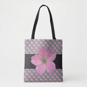 Süßes botanisches Blumenrosa auf irgendeiner Far Tasche