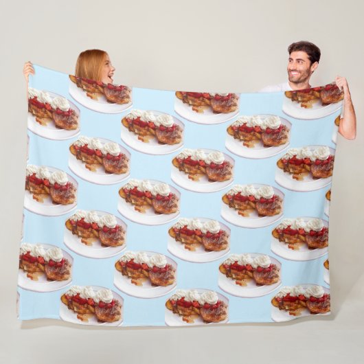 Süßes Brot mit Erdbeeren und Sahne Fleecedecke (Beispiel)