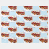 Süßes Brot mit Erdbeeren und Sahne Fleecedecke (Vorderseite (Horizontal))