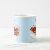 Süßes Brot mit Erdbeeren und Sahne Kaffeetasse (Mittel)