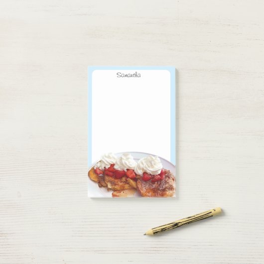 Süßes Brot mit Erdbeeren und Sahne Post-it Klebezettel (Auf Schreibtisch)