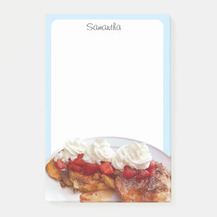 Süßes Brot mit Erdbeeren und Sahne Post-it Klebezettel