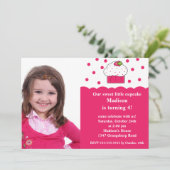 Süßes Cupcake Foto Geburtstag Einladung (Stehend Vorderseite)