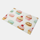 Süßes Cupcake-Macaron-Muster Fußmatte (Schrägansicht)