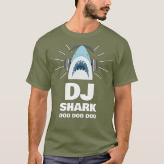 Süßes DJ Baby Shark mit Kopfhörern im Kinderzimmer T-Shirt