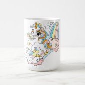 Süßes Einhorn auf einem Regenbogen Kaffeetasse (Mittel)