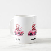 Süßes Faultier fährt Cabrio in Rosa Kaffeetasse (Vorderseite Links)