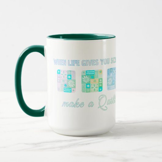 Süßes & Florales Patchwork-Muster in grünen Farben Tasse (Links)