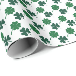 Süßes, gekacheltes Kleeblattmuster zum St. Patrick Geschenkpapier