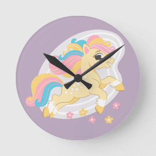 Süßes gelbes Einhorn Runde Wanduhr