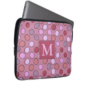 Süßes gepunktetes Muster Rosa Monogramm Laptopschutzhülle (Vorne Rechts)