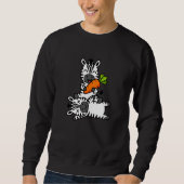 Süßes glückliches Zebra mit Karotten-Cartoon-Spaß- Sweatshirt (Vorderseite)