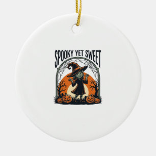 Süßes Halloween-Hexen-Shirt Gruselig und doch süß  Keramik Ornament