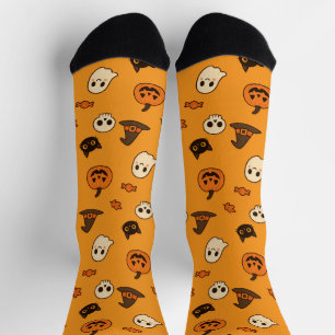 Süßes Halloween-Muster – Kürbisse, Geister und Kat Socken