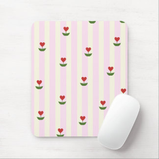 Süßes Herz-Blumenmuster – Sanft rosa gestreift Mousepad