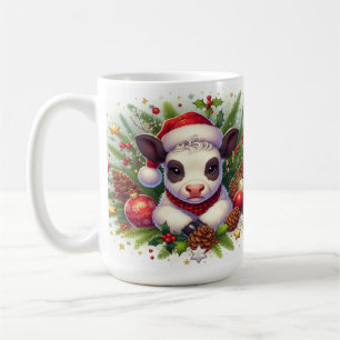 Süßes Kalb in festlicher Weihnachtsdekoration  Kaffeetasse