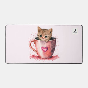 Süßes Kätzchen in einer Teetasse mit Herzmonogramm Schreibtischunterlage