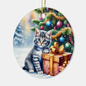 Süßes Kätzchen unter dem Weihnachtsbaum Keramik Ornament (Links)