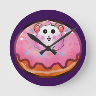 Süßes Kawaii-Hamster-in-Rosa-Glasur-Donut-Kunstwer Runde Wanduhr