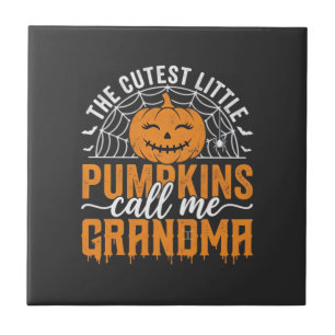 Süßes Kürbis-Oma-Halloween-Design_1 Fliese