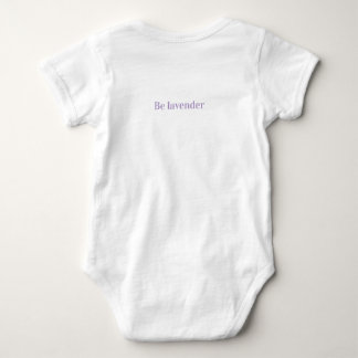 Süßes Lavendel-Wort-Ästhetik-Babyshorts | Flora Baby Strampler