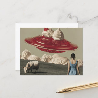 Süßes Leckerei UFO mit Sahne und Kirsche Postkarte