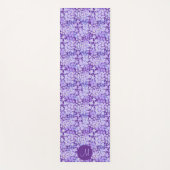 Süßes lila Blumen- Monogramm in Farbe Yogamatte (Vorderseite)