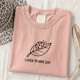 Süßes Marienkäfer-Glückszitat SVG Grafik T-Shirt f